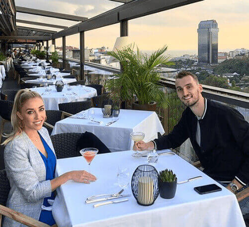 Olivia Harlan Dekker Date With Husband